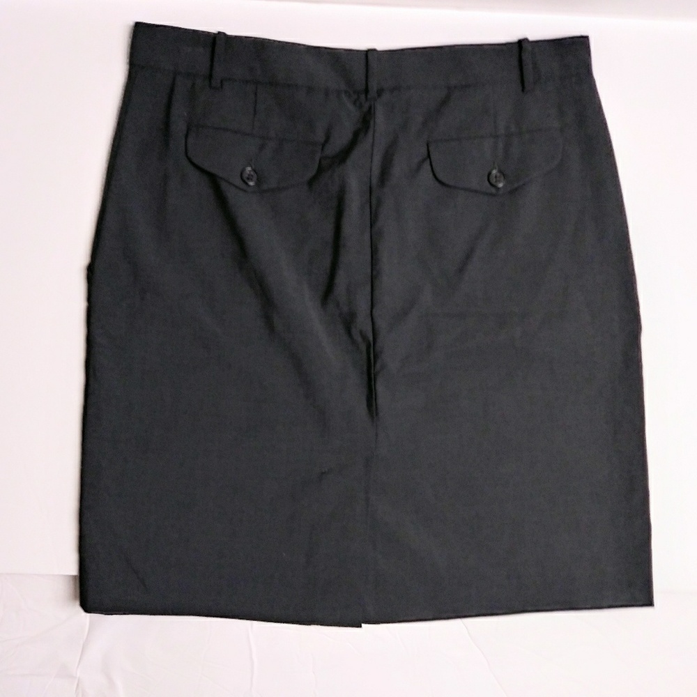 Sale! Theory skirt sz 6